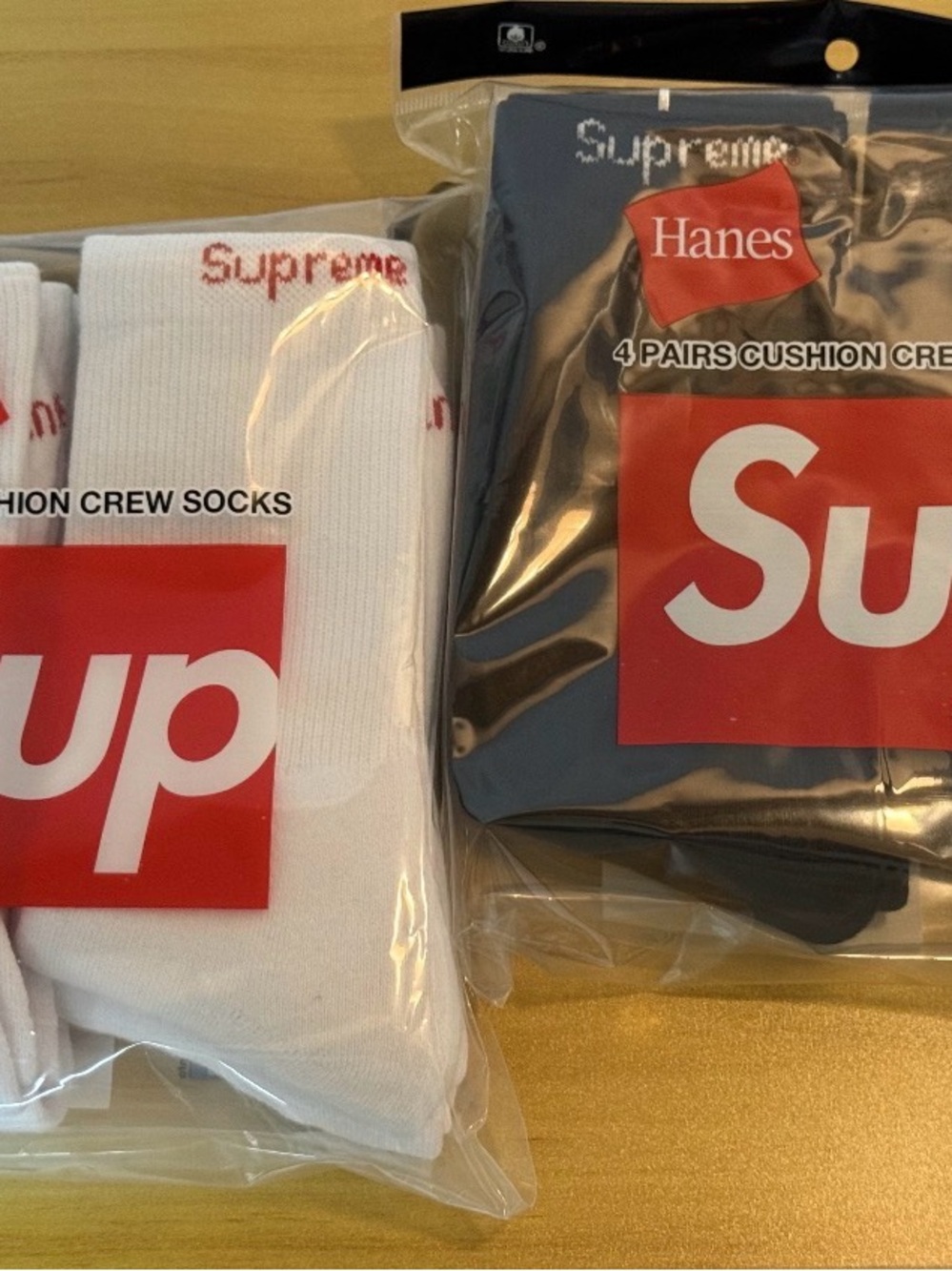 Supreme Men's Crew Socks - White with Red Logo (2-Pack)